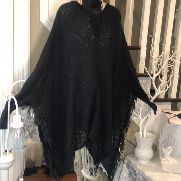 So light -Wooden Ships Navy Lace Patterned Soft Poncho, Fringe, Sleeves, Sweater - Picture 14 of 16
